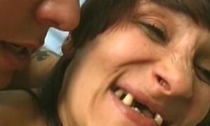 Huckleberry fuckslut deep throats on a hefty penis and gets pulverized from behind on bed