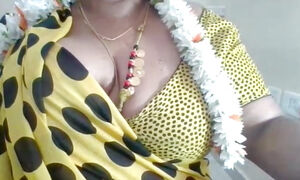 Telugu yellow Saree Aunty Open Bigboobs Sucking Puffy Nipples Sucking Dirty Talking Telugu Audio