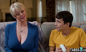 Stepson mesmerized by his hot blonde mature stepmothers Dee Williams pussy